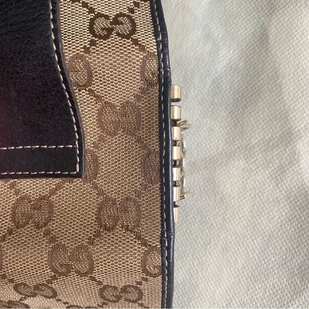Authentic Gucci key holder - Picture 8 of 14